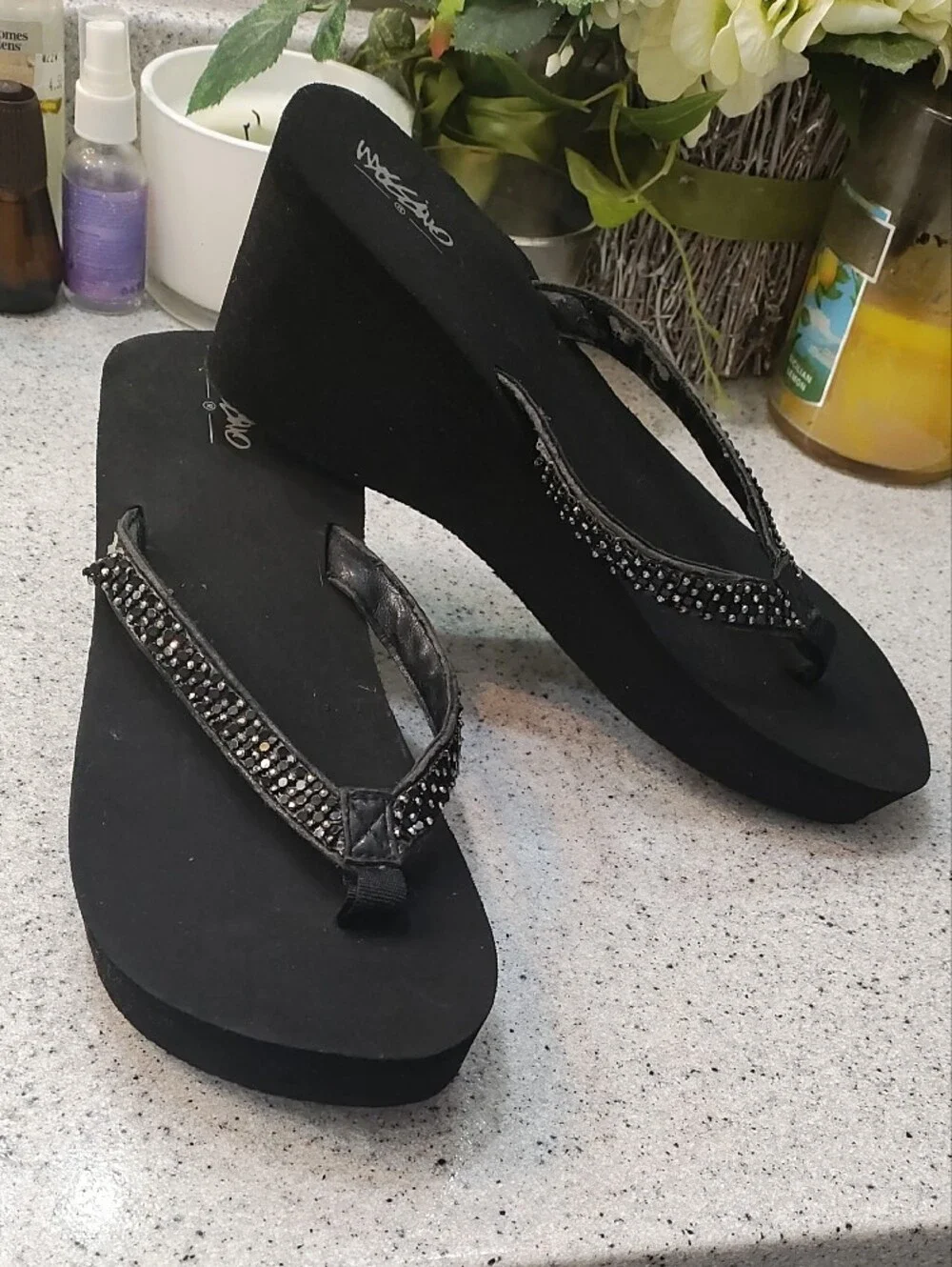 Mossimo Supply Co. Black 🕴️ Sleek ✨Rhinestone Strap Flip Flops🌊🏖️🌠